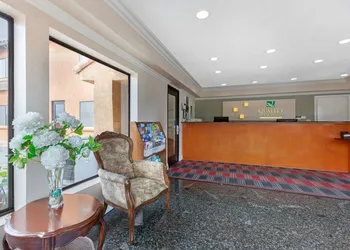 Quality Inn & Suites Oceanside near Camp Pendleton hotel thumbnail 3