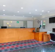 Quality Inn & Suites Oceanside near Camp Pendleton hotel detail image 4