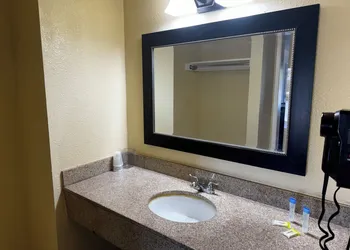 GuestPlace Inn & Suites hotel thumbnail 6