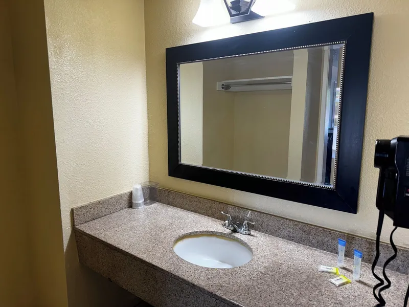 GuestPlace Inn & Suites hotel detail image 6