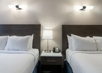 Red Carpet Inn hotel thumbnail 8