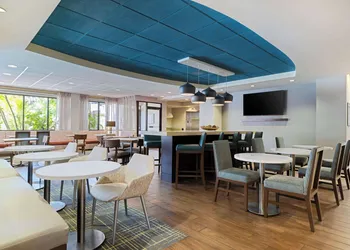 Hampton Inn Cocoa Beach/Cape Canaveral hotel thumbnail 3