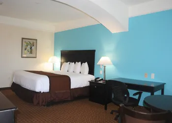 Baymont by Wyndham Galveston hotel thumbnail 5