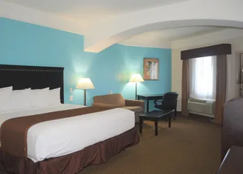 Baymont by Wyndham Galveston hotel thumbnail 7