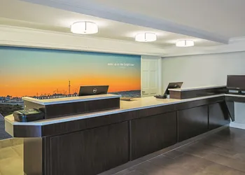 Wingate by Wyndham Galveston Beachfront at the Seawall hotel thumbnail 2