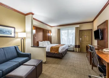 Comfort Suites Galveston Cruise Port Area – Beachside hotel thumbnail 7