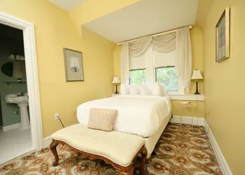 The Inn on Ferry Street hotel thumbnail 5
