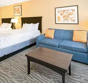 La Quinta Inn & Suites by Wyndham Logan hotel detail image 4