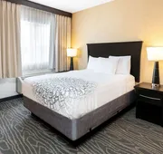 La Quinta Inn & Suites by Wyndham Logan hotel detail image 5