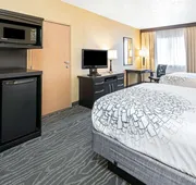 La Quinta Inn & Suites by Wyndham Logan hotel detail image 7