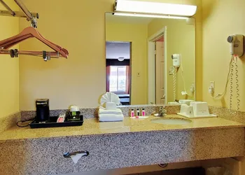 Ramada by Wyndham Flagstaff East hotel thumbnail 3