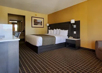 Ramada by Wyndham Flagstaff East hotel thumbnail 5