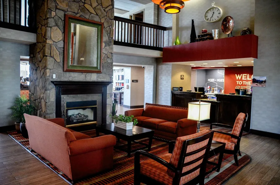 Hampton Inn & Suites Flagstaff hotel detail image 2