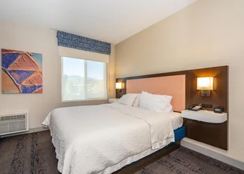 Hampton Inn & Suites Flagstaff hotel thumbnail 6