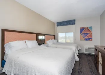 Hampton Inn & Suites Flagstaff hotel thumbnail 8