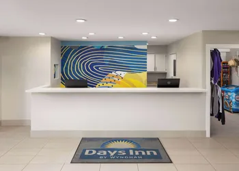Days Inn by Wyndham Williams hotel thumbnail 4