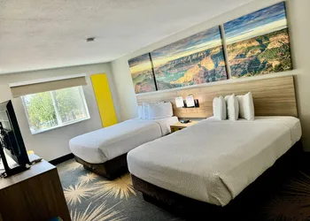 Days Inn by Wyndham Williams hotel thumbnail 7