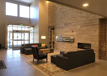 Country Inn & Suites by Radisson, Flagstaff Downtown, AZ hotel thumbnail 2