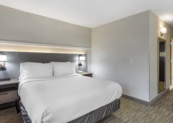 Comfort Inn Paramus - Hackensack hotel thumbnail 3