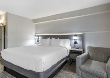 Comfort Inn Paramus - Hackensack hotel thumbnail 7