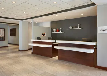 Courtyard by Marriott Downtown Ottawa hotel thumbnail 2