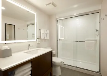 Holiday Inn Hotel & Suites Ottawa Kanata by IHG hotel thumbnail 3