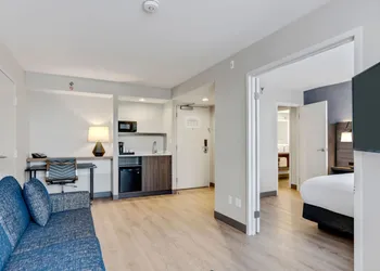 Holiday Inn Hotel & Suites Ottawa Kanata by IHG hotel thumbnail 7