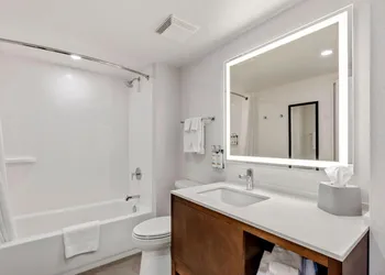 Holiday Inn Hotel & Suites Ottawa Kanata by IHG hotel thumbnail 8