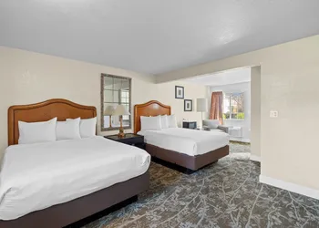 Rose Garden Inn - San Jose Airport hotel thumbnail 7