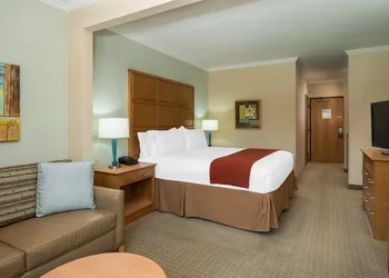 Holiday Inn Express & Suites Santa Clara-Silicon Valley by IHG hotel thumbnail 6
