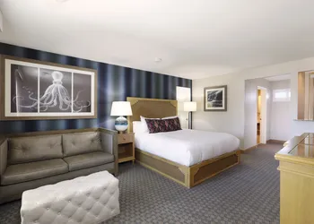 Spyglass Inn hotel thumbnail 7
