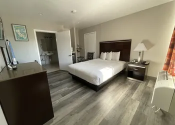 University Inn hotel thumbnail 4