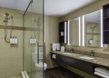 Crowne Plaza Boston - Woburn by IHG hotel thumbnail 5