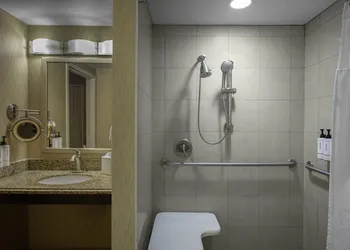 Crowne Plaza Boston - Woburn by IHG hotel thumbnail 7