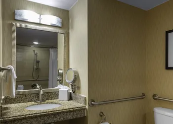 Crowne Plaza Boston - Woburn by IHG hotel thumbnail 8