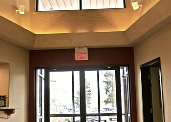 Broadway Inn Conference Center hotel thumbnail 2