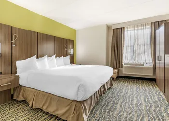 Best Western Plus New Englander hotel thumbnail 6