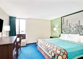 Super 8 by Wyndham Brockton hotel thumbnail 5
