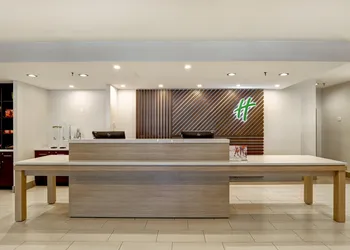 Holiday Inn Ottawa Dwtn - Parliament Hill by IHG hotel thumbnail 3