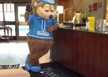 Travelodge by Wyndham Ottawa East hotel thumbnail 4