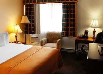 Travelodge by Wyndham Ottawa East hotel thumbnail 7