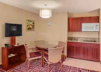 Hilo Hawaiian Hotel, Trademark Collection by Wyndham hotel thumbnail 7