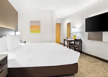 Comfort Inn Gold Coast hotel thumbnail 7