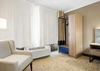 Comfort Inn Gold Coast hotel thumbnail 8