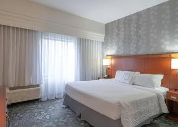 Courtyard by Marriott Salisbury hotel thumbnail 6