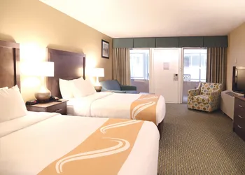Quality Inn Oceanfront hotel thumbnail 8