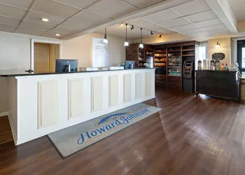 Howard Johnson Plaza Hotel by Wyndham Ocean City Oceanfront hotel thumbnail 3