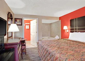 Days Inn by Wyndham Ridgefield NJ hotel thumbnail 6