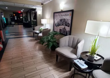 Super 8 by Wyndham Sterling Heights/Detroit Area hotel thumbnail 2