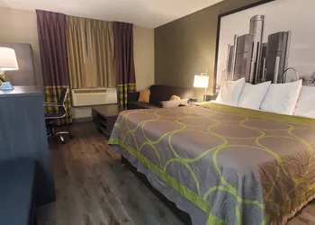 Super 8 by Wyndham Sterling Heights/Detroit Area hotel thumbnail 5